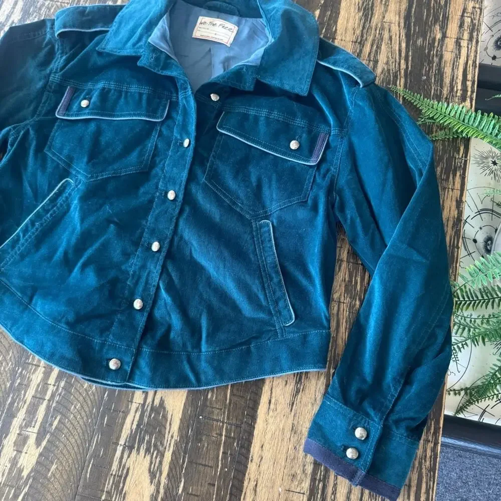We The Free by FREE PEOPLE - Oversized Teal Corduroy Snap Jacket – Size SMALL